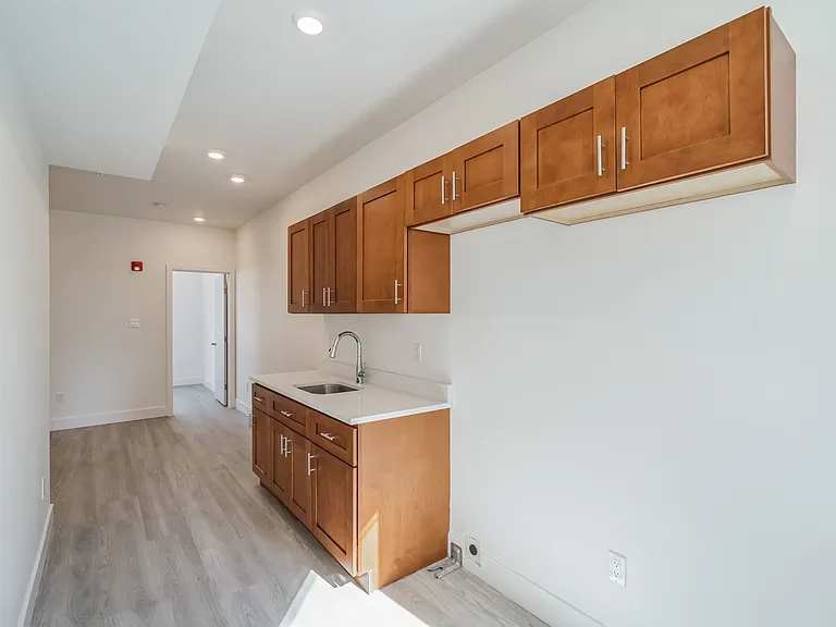 513 N 63rd St #4 — Photo 18