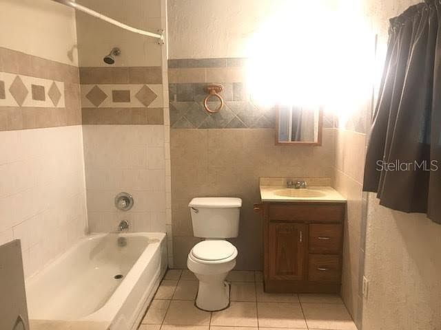 2nd image of 16847 NE 16th Pl