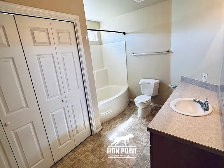 2107 E Whispering Willow Ln — Photo 13