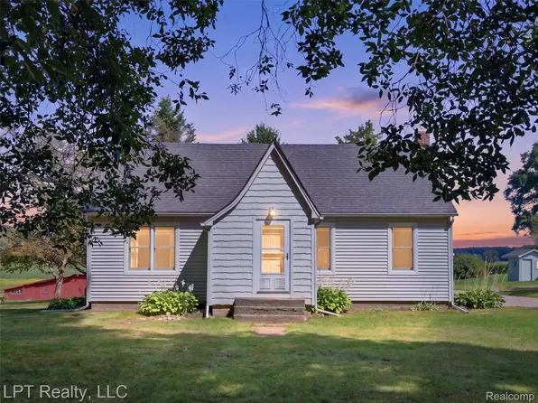 154 Bullis Rd, Gregory, MI 48137