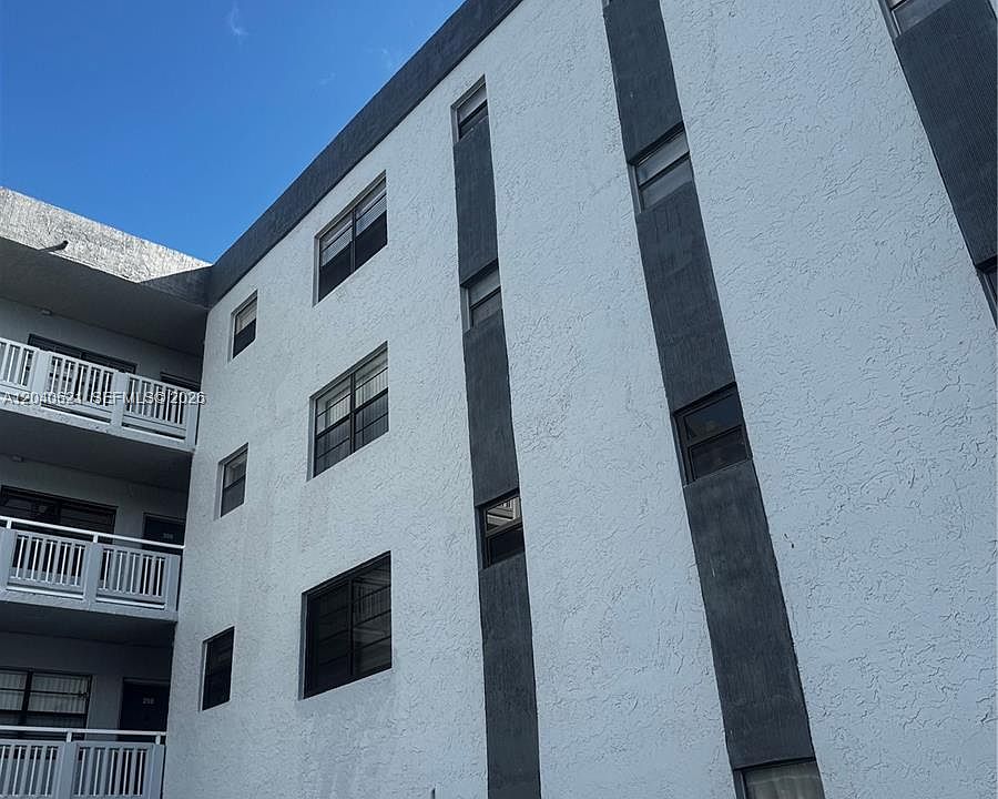 1st image of 13500 NE 3rd Ct APT 120