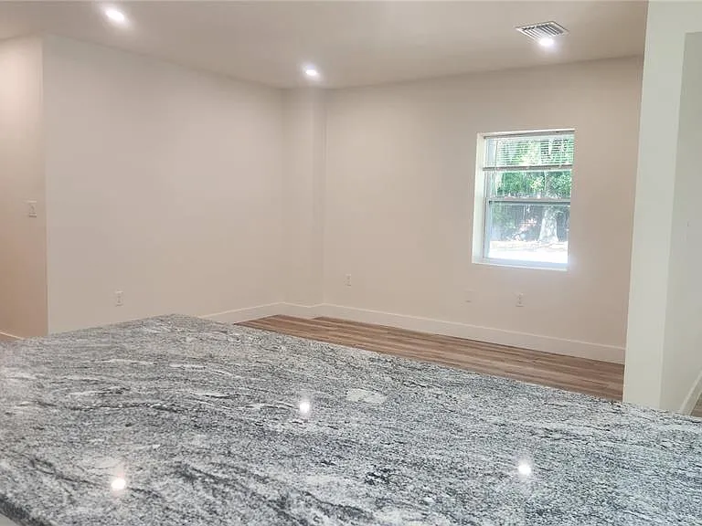 2117 5th St #FRONT HOUSE — Photo 7
