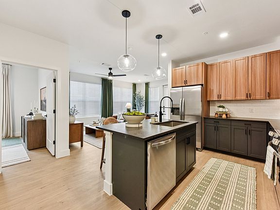 5th image of 2380 Staples Rd #4301