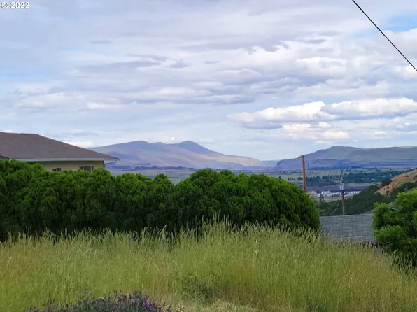 4816 Margaret St, The Dalles, OR 97058