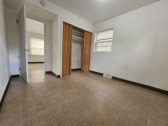4th image of 608 4th Ave #1/2