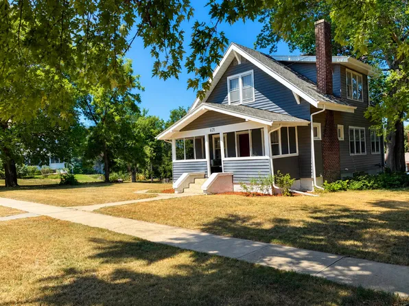 621 Nevada St, Cambridge, NE 69022