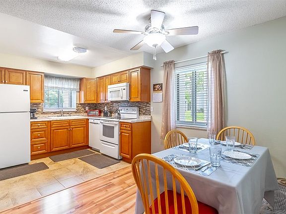 2nd image of 106 Springwood Cir APT B