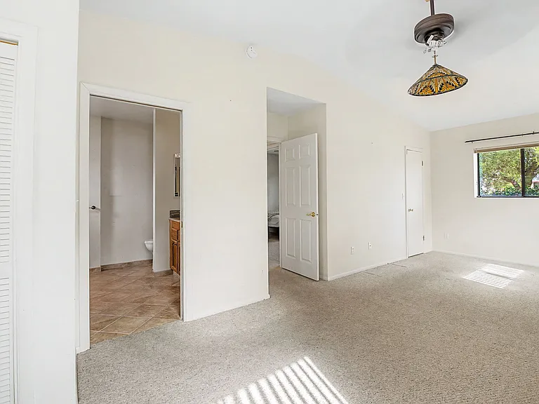 402 S Harvard Ave — Photo 16
