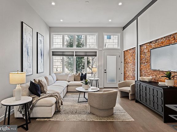 5th image of 2106 Spring St