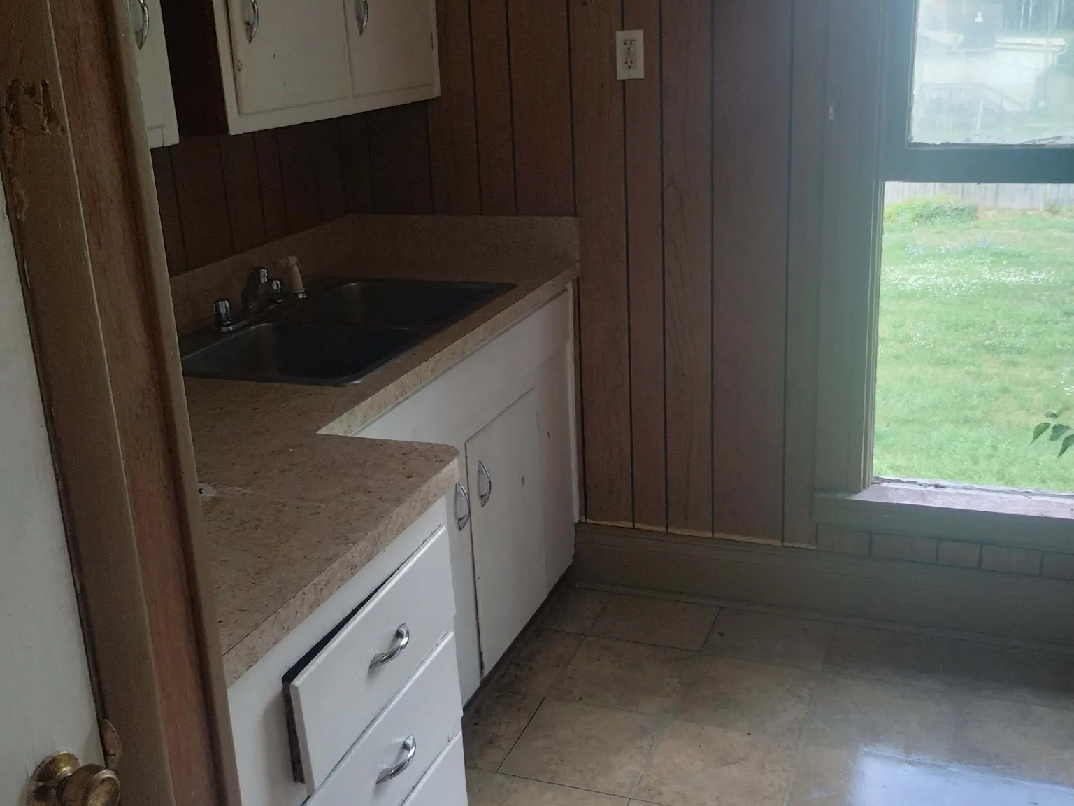 2 bed, 2764 sqft, $750 — Photo 4