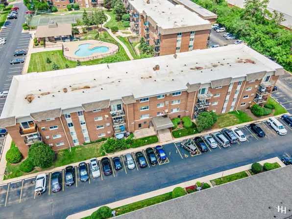 2300 Beau Monde Ln APT 201, Lisle, IL 60532