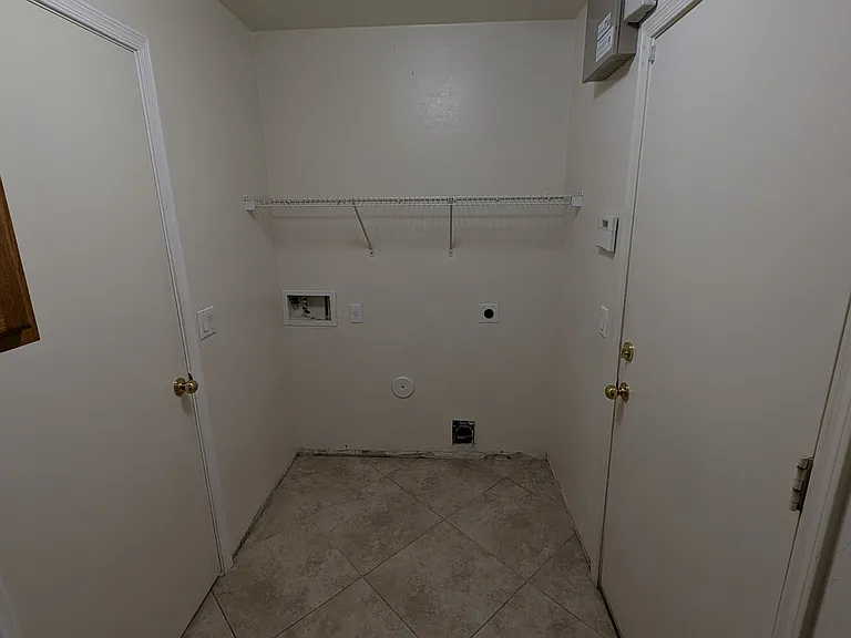 1831 S 105th Dr — Photo 15