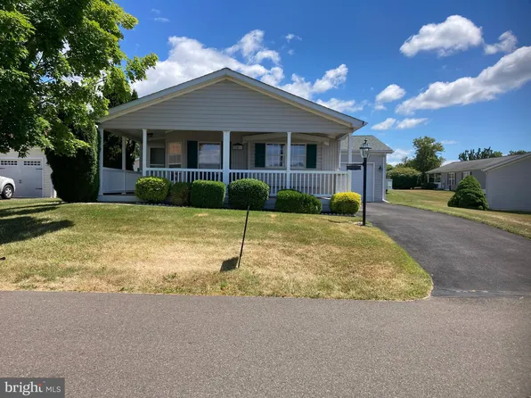 380 Spring Meadow Cir, New Hope, PA 18938