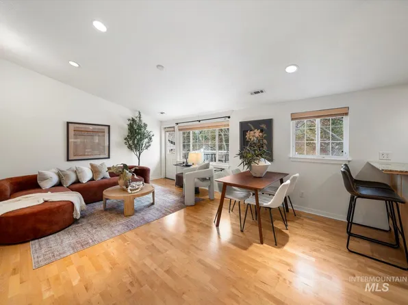 213 W Village Ln, Boise, ID 83702