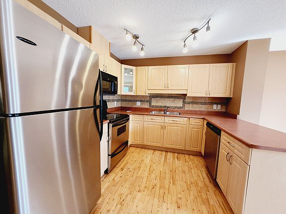 3rd image of 409 Hudson Ct NW