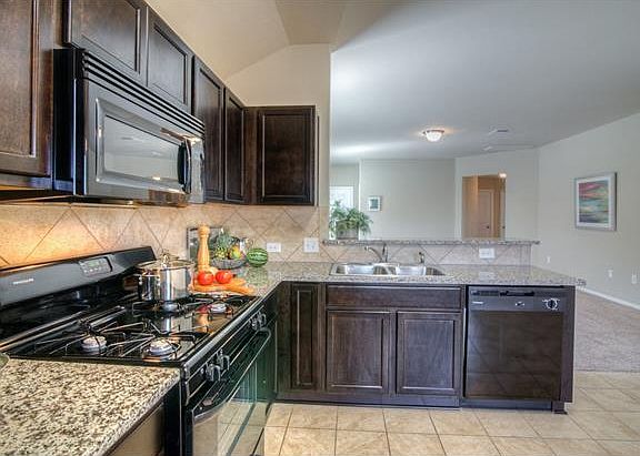 3rd image of 312 Moulins Ln