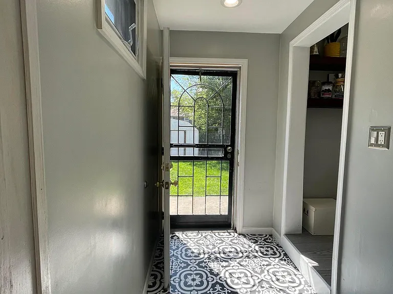 459 Delmar St — Photo 21