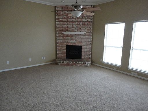 3rd image of 2027 Brooke Dr