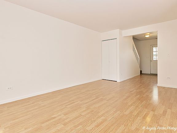3rd image of 509 Newbury Dr #509