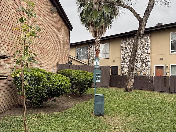 5th image of 7047 Bissonnet St APT 70