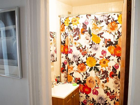 2nd image of 217 Cumberland St APT 3