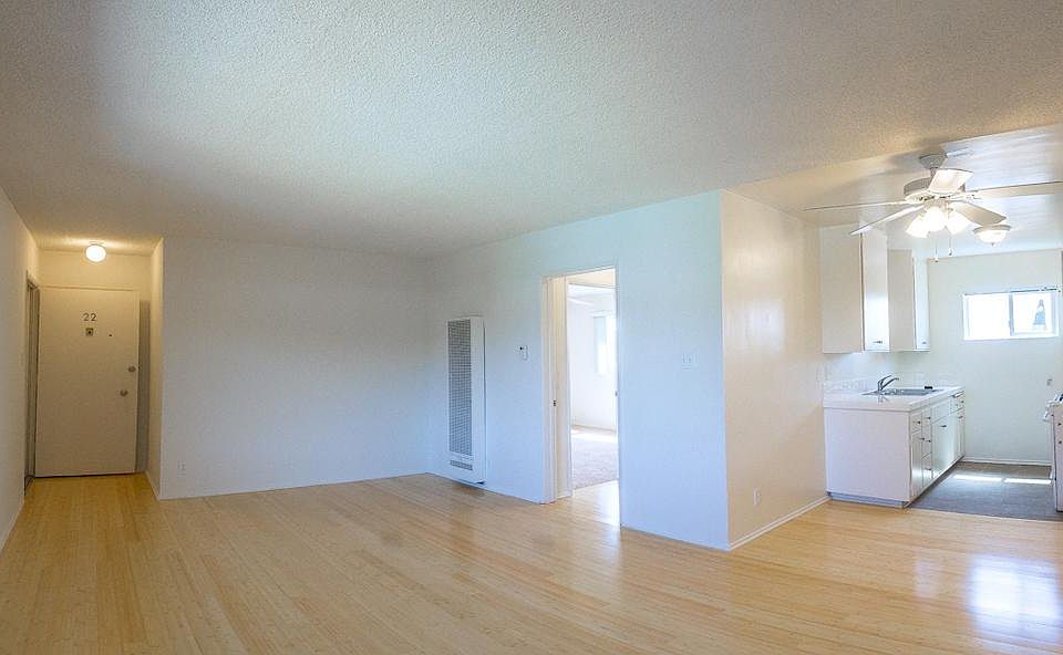 1st image of 3519 Clarington Ave APT 22
