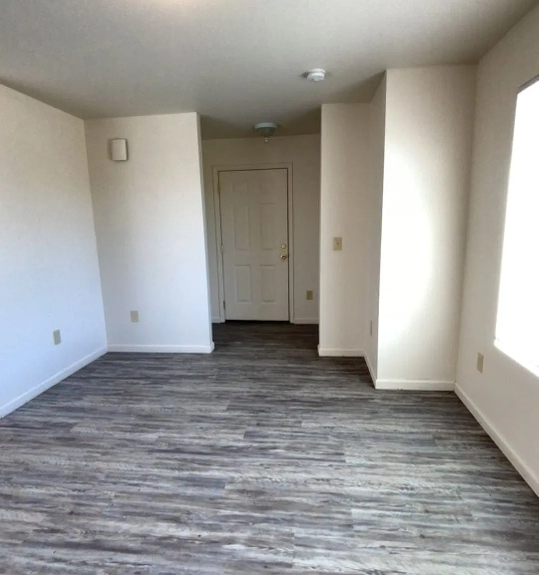 2 bed, 1058 sqft, $1,600 — Photo 3