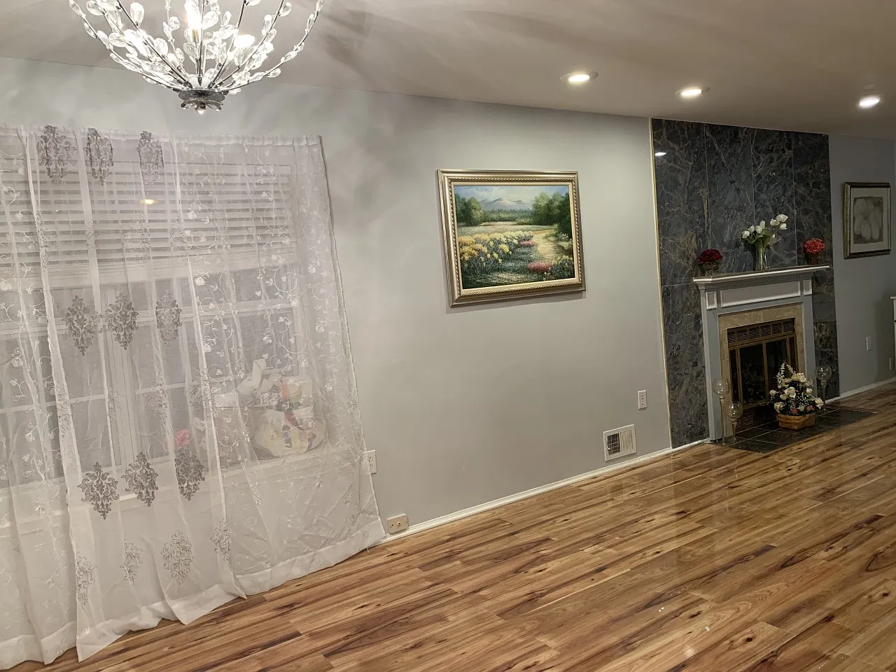 3 bed, 2.5 bath, 1850 sqft, $3,175 — Photo 2