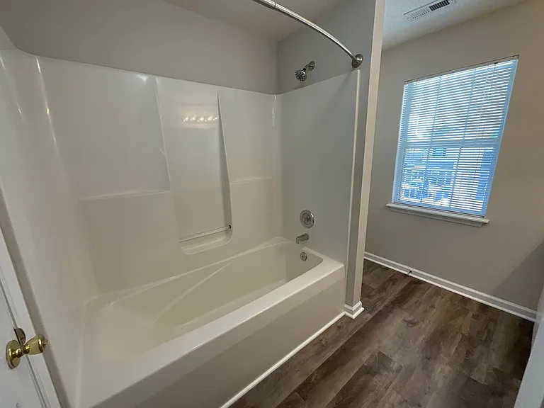 Meridian Park Apartments — Photo 145