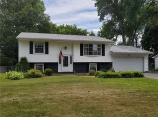 127 Sherwood Dr, Hilton, NY 14468