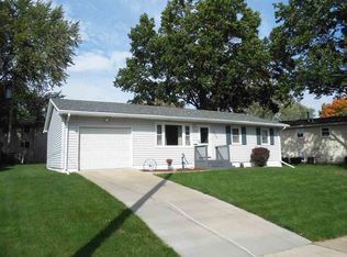 4858 Brown St, Davenport, IA 52806