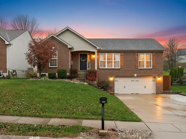 2109 Canyon Ct, Hebron, KY 41048
