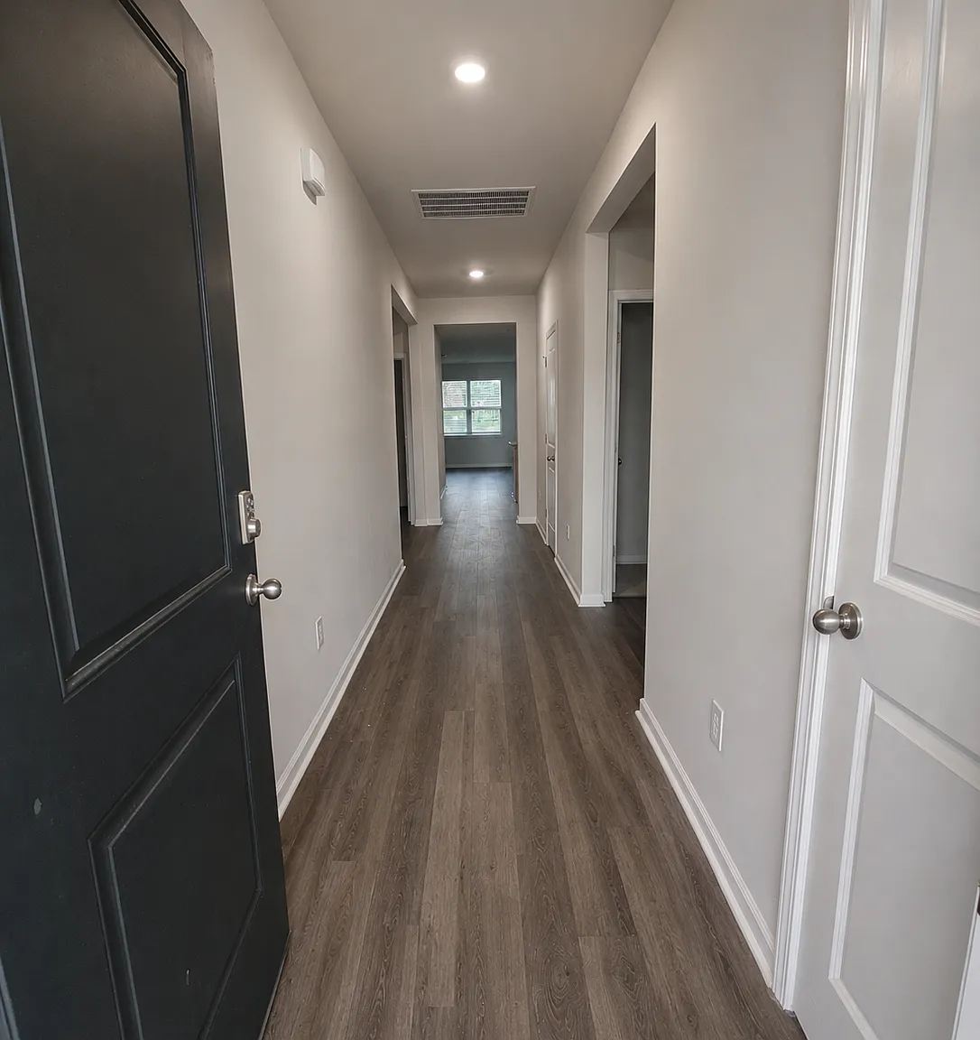 4 bed, 2296 sqft, $1,995 — Photo 3