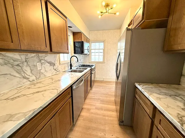4 bed, 1650 sqft, $1,650 — Photo 2