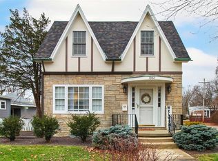 1302 Monroe Ave, Charleston, IL 61920