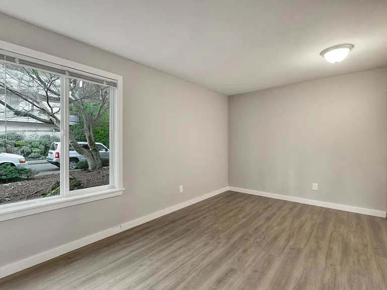 Waverly Place Apartments — Photo 9