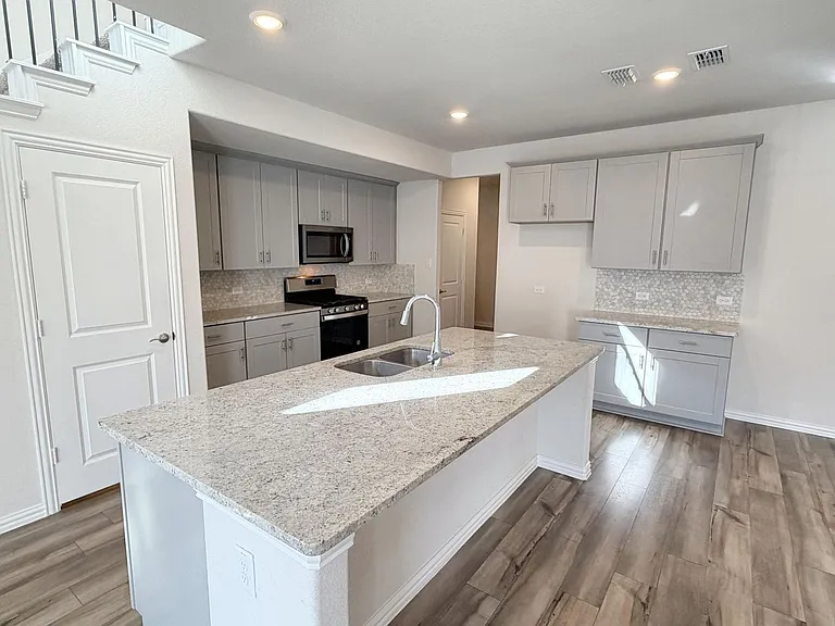 2653 Acadia Dr — Photo 10