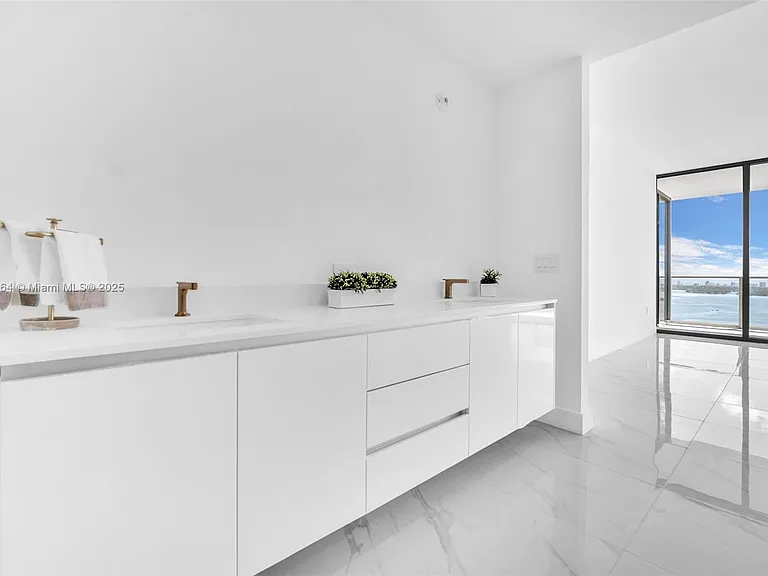 700 NE 24th St #4507 — Photo 24