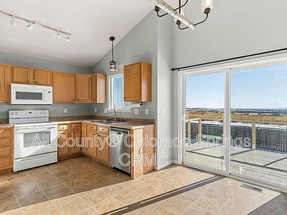 5th image of 7497 Theresa Dr