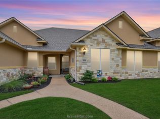 3804 Blackhawk Ln, College Station, TX 77845