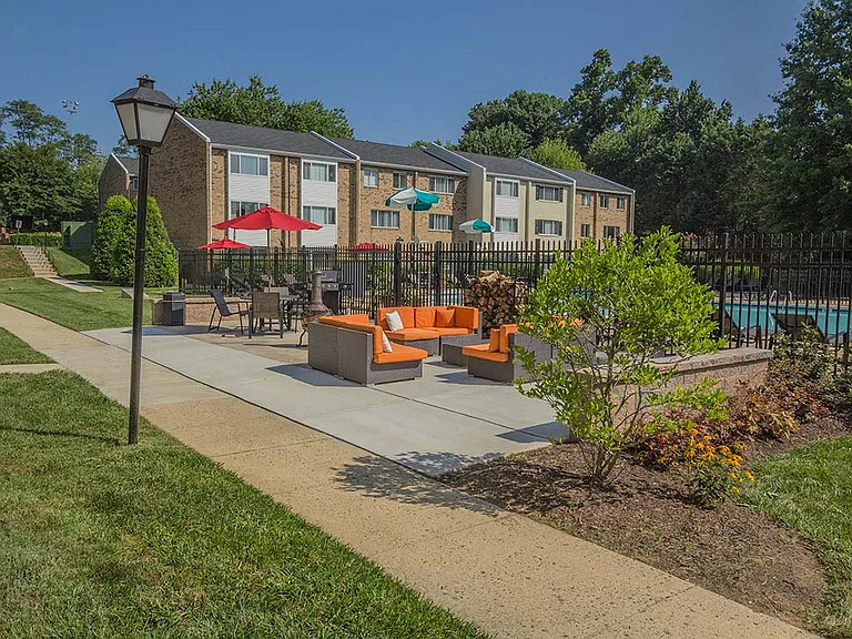 Tysons Glen Apartments and Townhomes — Photo 12