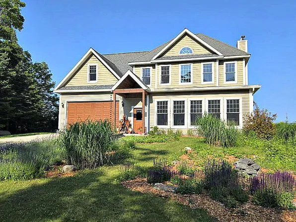 N1746 Smith Rd, Saint Ignace, MI 49781