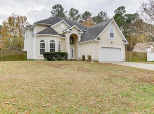 1620 Chestwood Dr, Virginia Beach, VA 23453