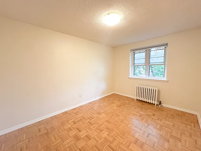 118 Montgomery Ave — Photo 10