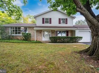 6 Heather Ln, Reading, PA 19601