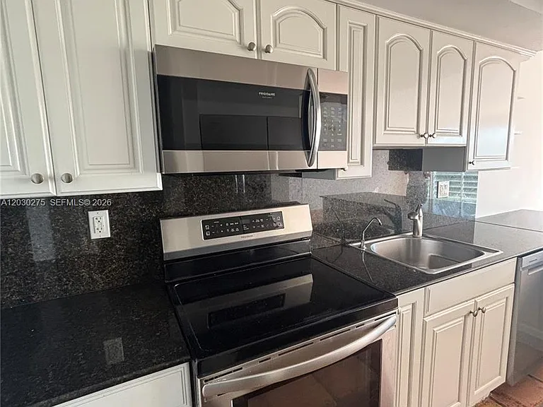 555 Crandon Blvd #43 — Photo 8