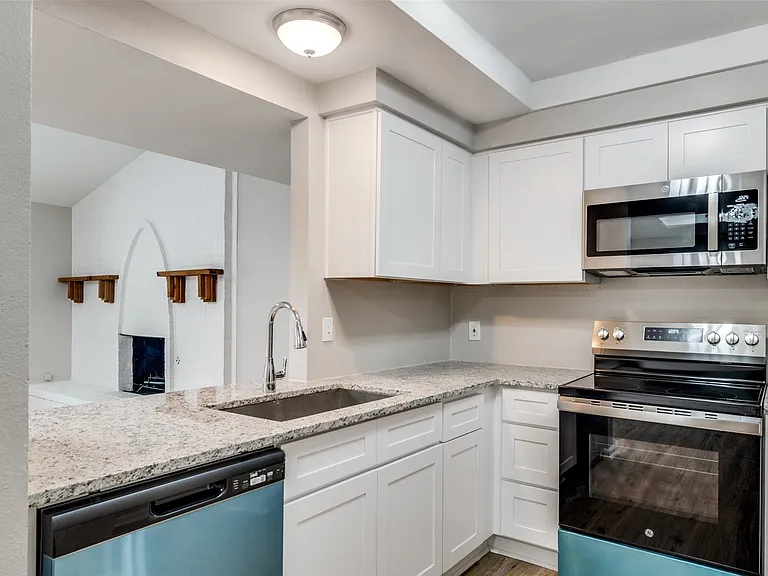 2925 Elsinor Dr — Photo 9