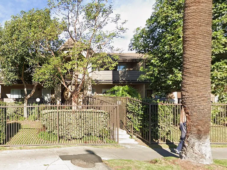 14831 Sherman Way #2 — Photo 3