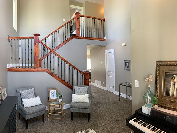 4th image of 1063 Oxbow Ln