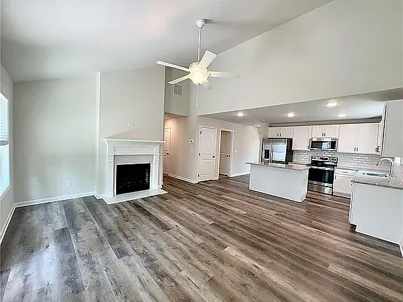 289 Fox Creek Dr — Photo 4